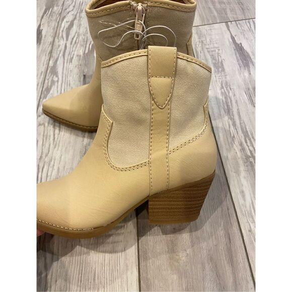 Universal Threads, Ladies, cream cowgirl boots, size 6 - Picture 5 of 11